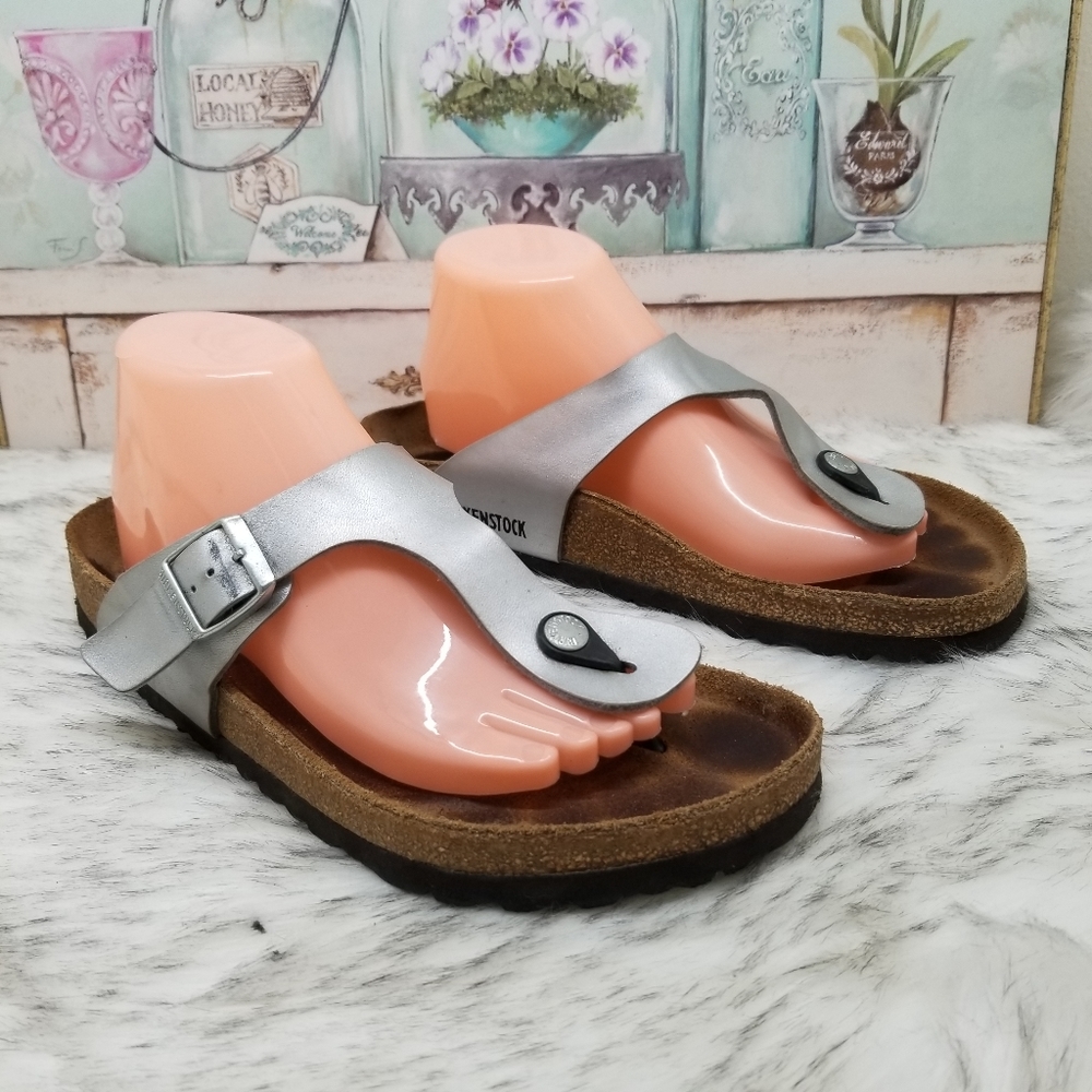 Birkenstock Gizeh silver sandals